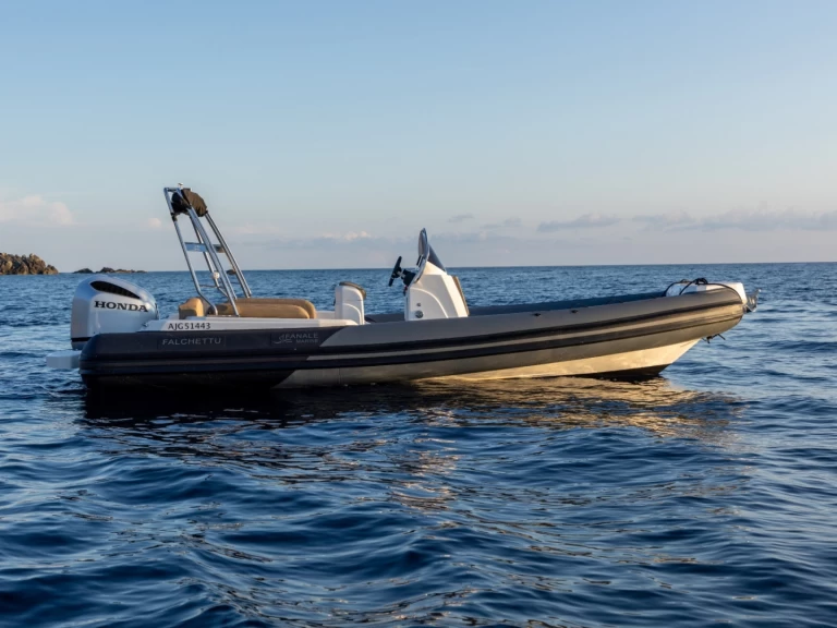 Noleggio Gommone a Porto Pollo – Fanale marine  FANALE 700 FALCHETTU