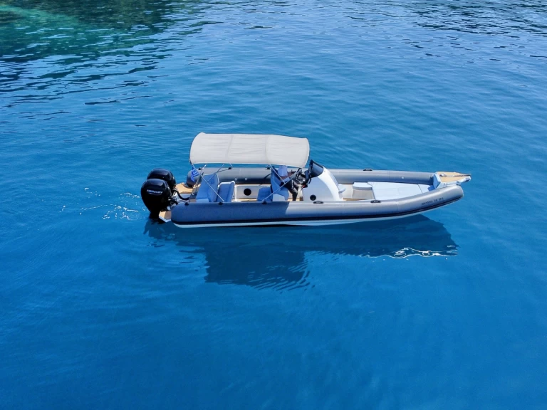Gommone a noleggio a Corfù al miglior prezzo