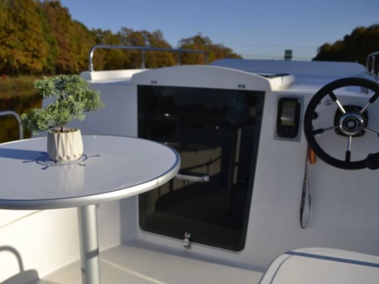 Noleggiare una Woterfitz Voyager 860 a České Vrbné