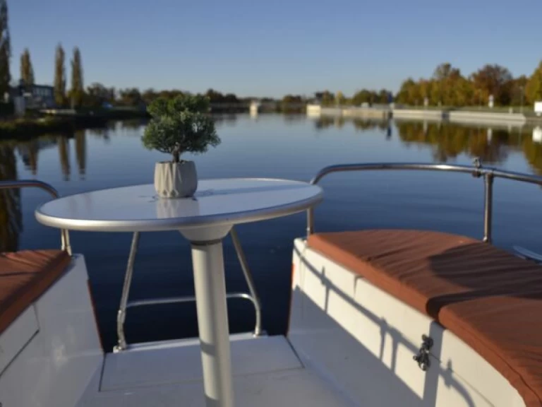 Noleggio barche České Vrbné economico Voyager 860