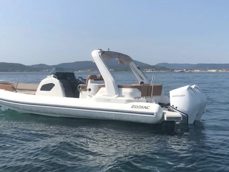 Noleggio barche Zodiac Medline 9 a Port Grimaud su Samboat