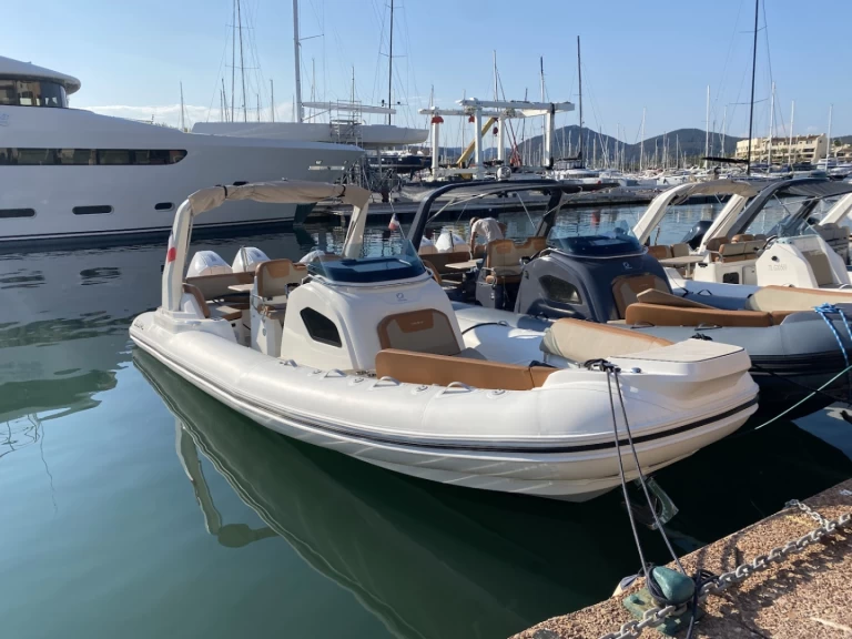 Noleggio barche Zodiac Medline 9 a Port Grimaud su Samboat