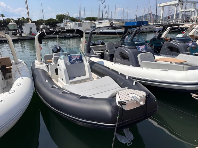 Gommone a noleggio a Port Grimaud al miglior prezzo