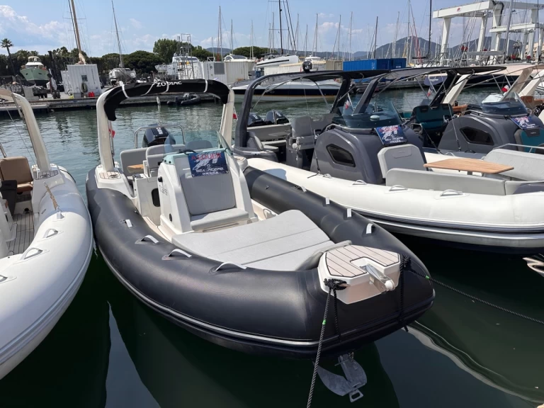 Noleggio barche Zodiac Medline 7.5 a Port Grimaud su Samboat