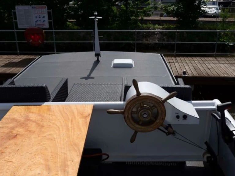 Noleggiare una Traweller YB35 a České Vrbné