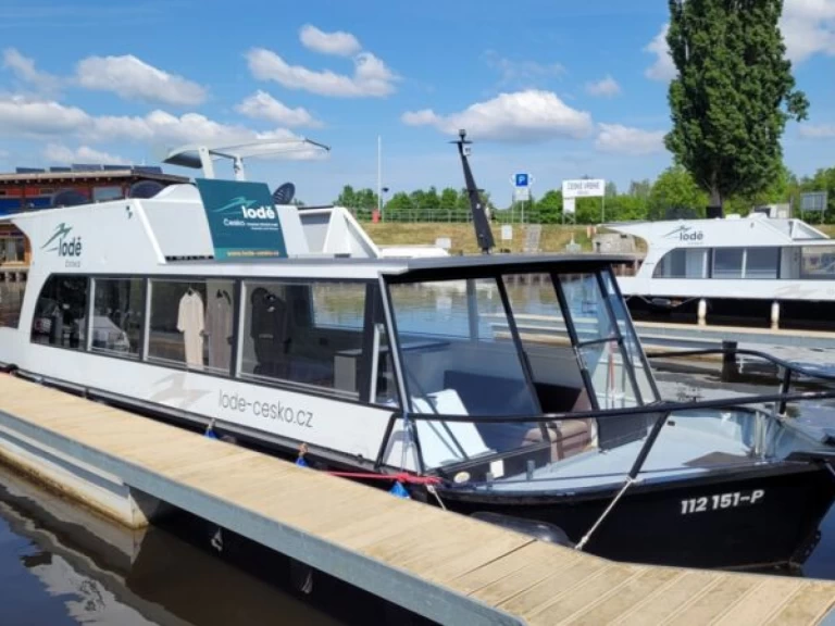 Noleggio barche České Vrbné economico YB35