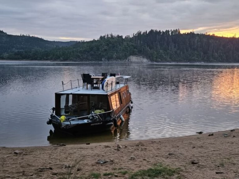 Noleggio Barca a motore con o senza skipper Traweller a České Vrbné