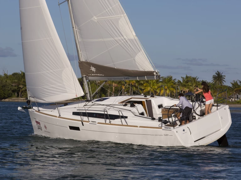 Jeanneau Sun Odyssey 349 da affittare a  Sitges