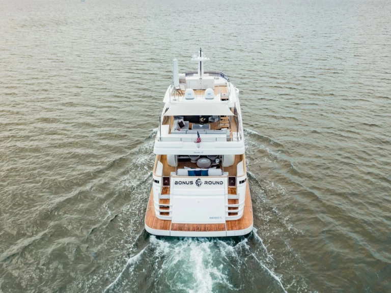 Noleggio Yacht di lusso a Miami – Ferretti Custom Line