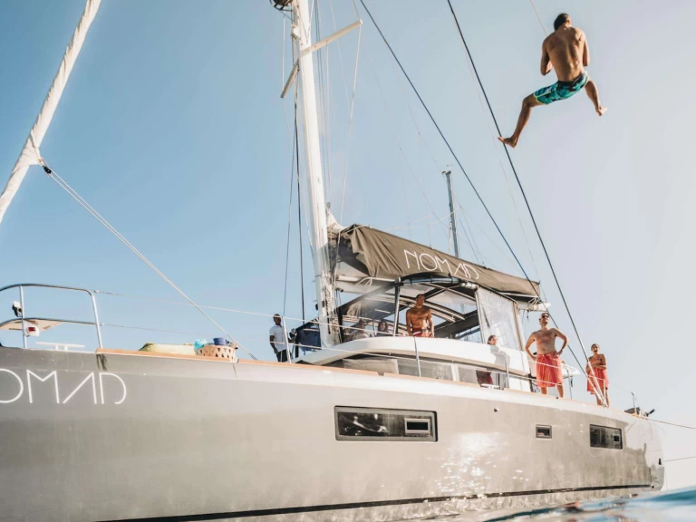 Noleggio a Lávrio – Lagoon NOMAD su SamBoat