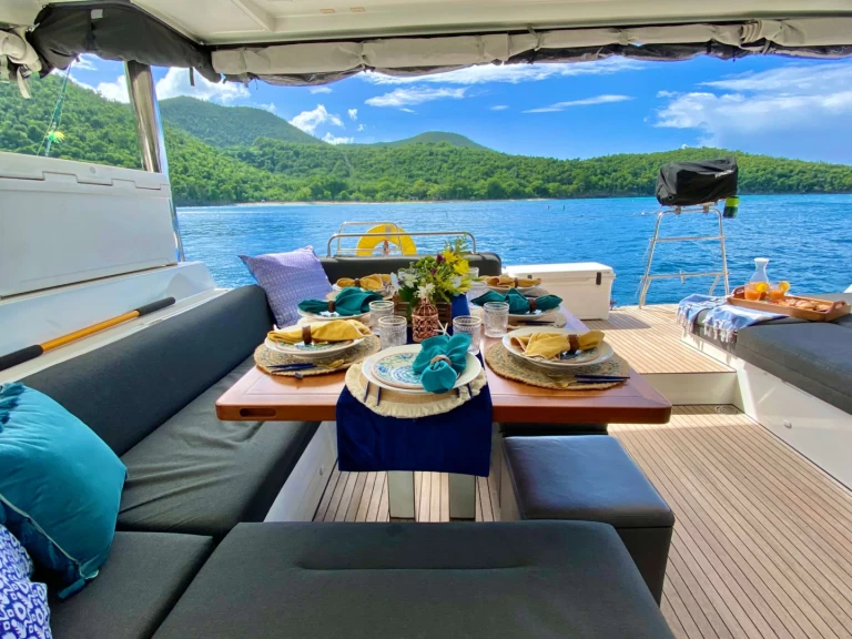 Noleggio Catamarano Lagoon con patente nautica