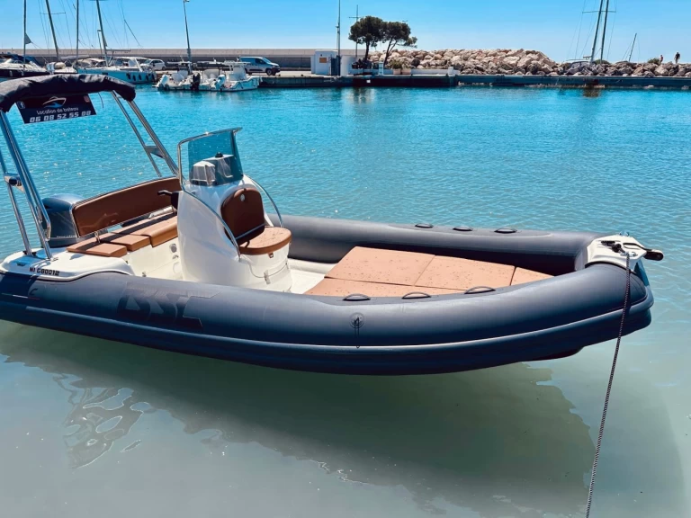 Noleggiare una Bsc BSC 57 a Nizza