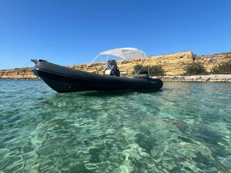 Noleggiare una Ascari Prestige One 20 a Terrasini