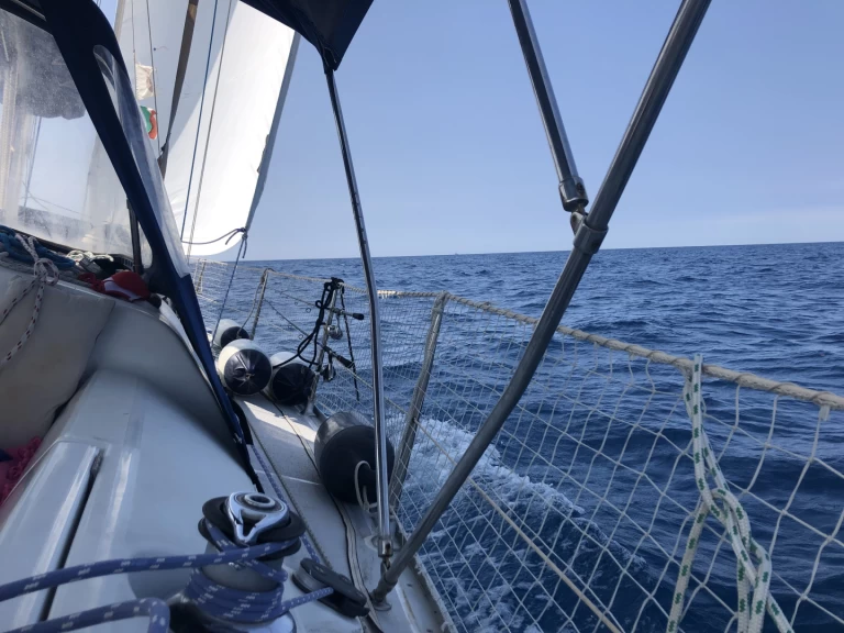 Noleggiare una Jeanneau Sun Odyssey 40 a Mentone