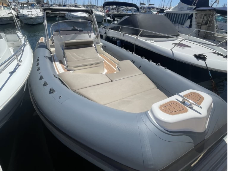 Gommone a noleggio a Hyères al miglior prezzo