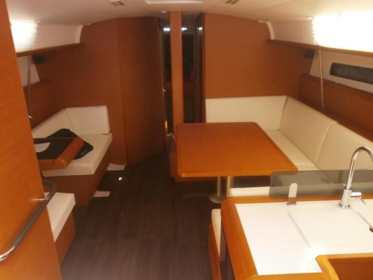 Noleggio Barca a vela con o senza skipper Jeanneau a Toulon