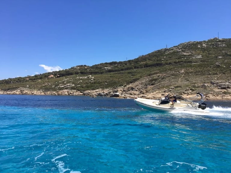 Noleggio a Calvi – Sacs S900 Sport su SamBoat