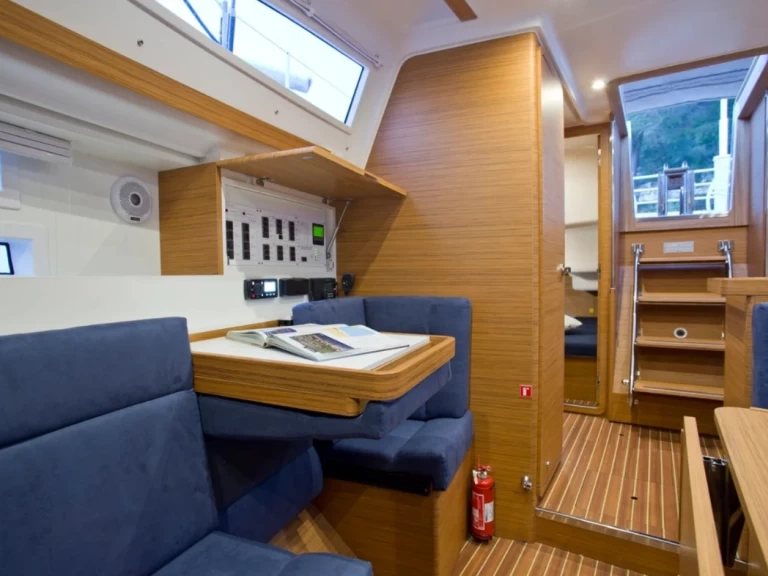 Elan Impression 35 da affittare a  Pola