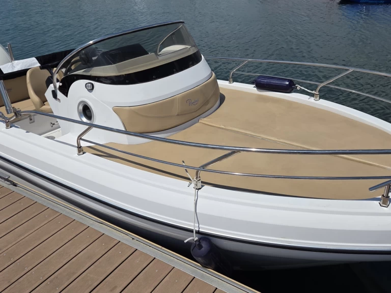 Noleggio Barca a motore Ranieri con patente nautica