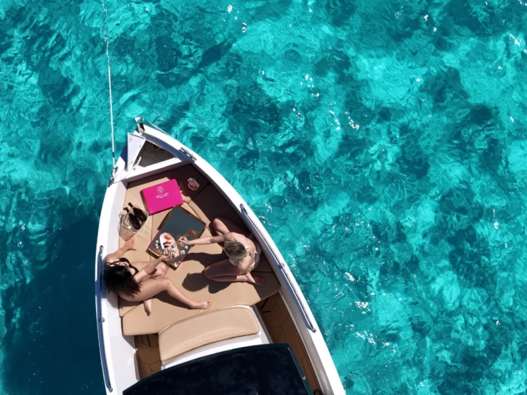 Noleggio Barca a motore Cattleya con patente nautica