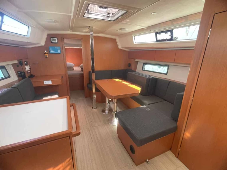 Noleggio barche Golfo Aranci economico Bavaria C42