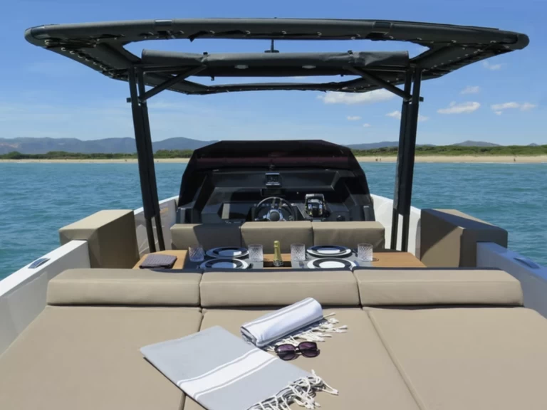 De Antonio D29 da affittare a  Sag Harbor