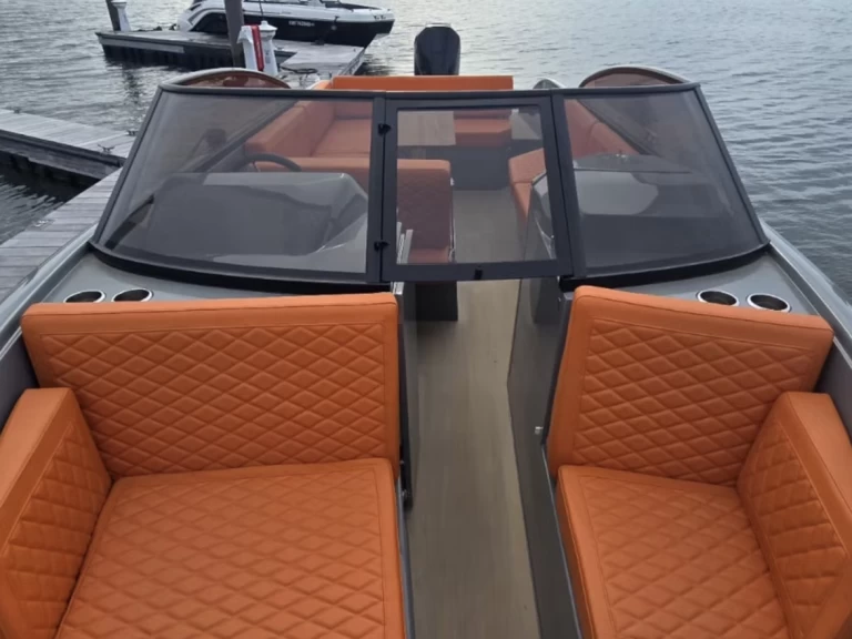 Barca a motore a noleggio a Sag Harbor al miglior prezzo