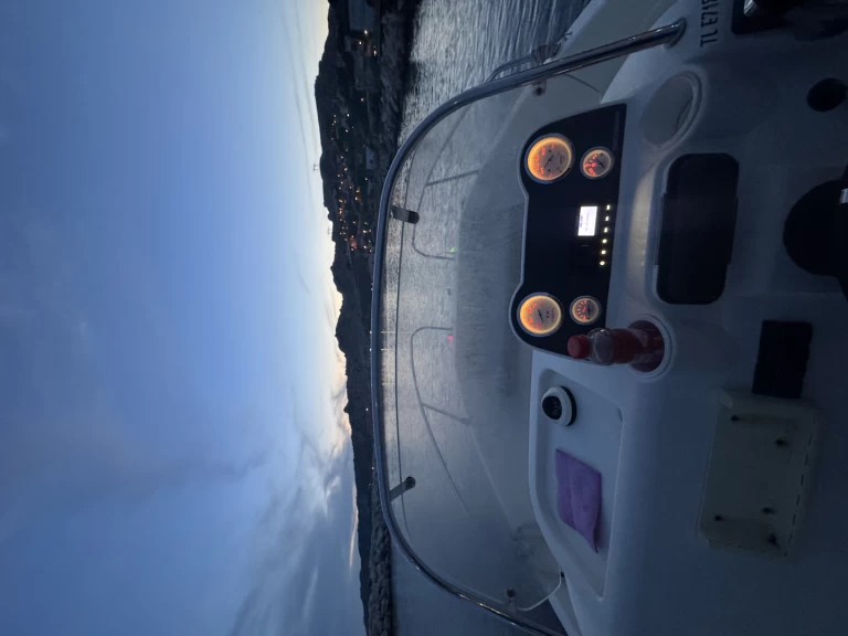 Noleggiare una Quicksilver Activ 605 Open Pack Sport a Marsiglia