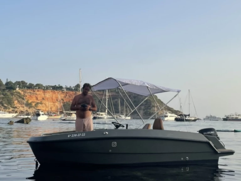Noleggio Barca a motore a Santa Eulària des Riu – Magonis Magonis waves