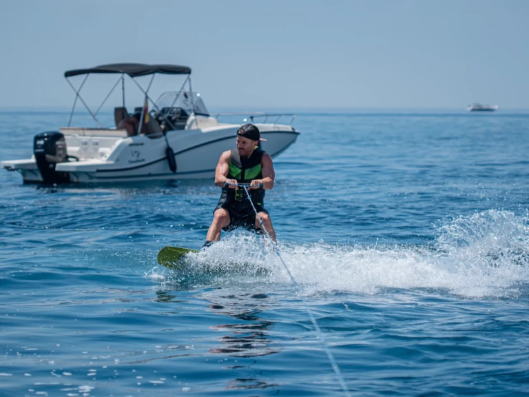 Noleggio Barca a motore Quicksilver con patente nautica