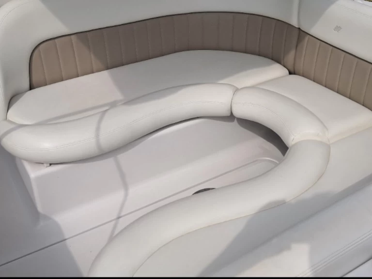 Noleggiare una Four Winns Vista 268 a Scey-sur-Saône-et-Saint-Albin