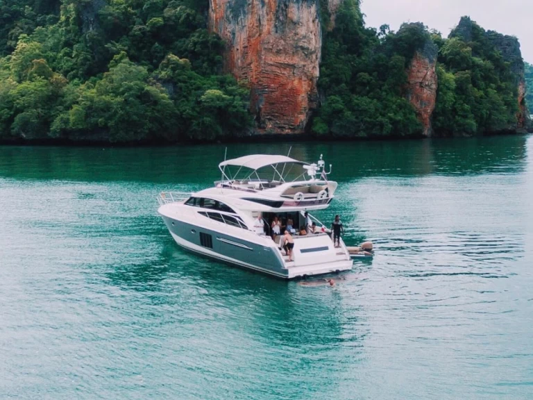 Yacht di lusso a noleggio a Ao Po al miglior prezzo