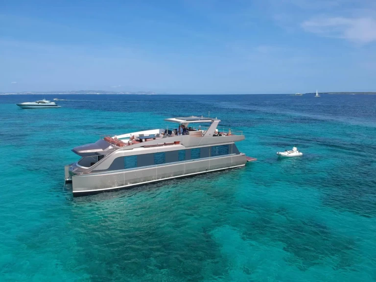 Catamarano a noleggio a Ibiza Town al miglior prezzo