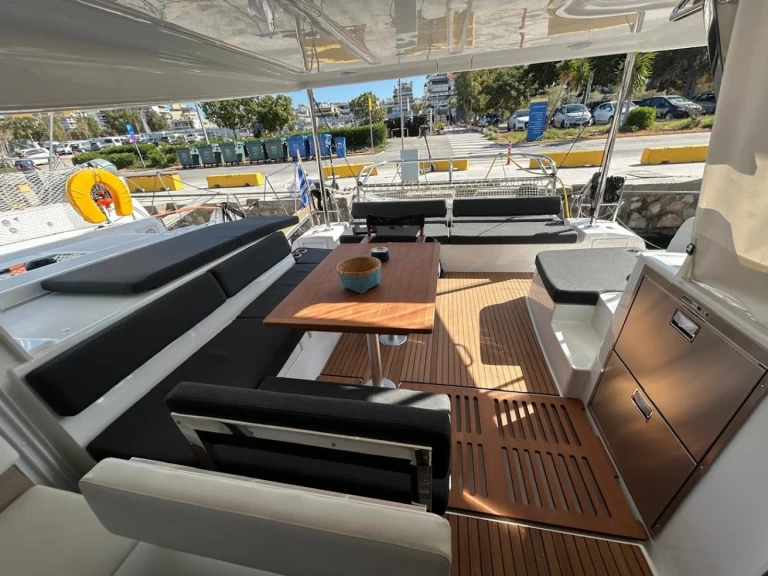 Noleggio Catamarano a Atene – Lagoon Lagoon 43