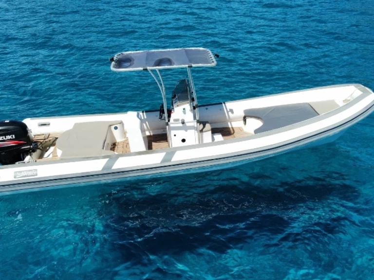 Gommone a noleggio a Arbatax Port al miglior prezzo