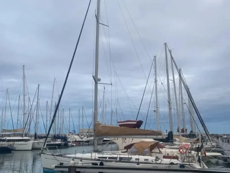 Barca a vela a noleggio a Port Grimaud al miglior prezzo