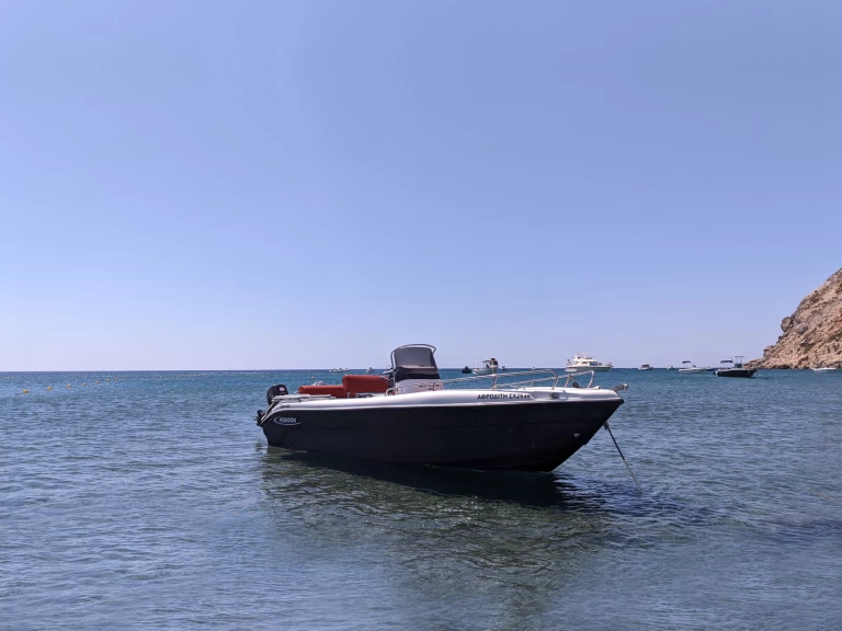 Noleggiare una Poseidon BLU WATER 185 a Agía Kiriakí