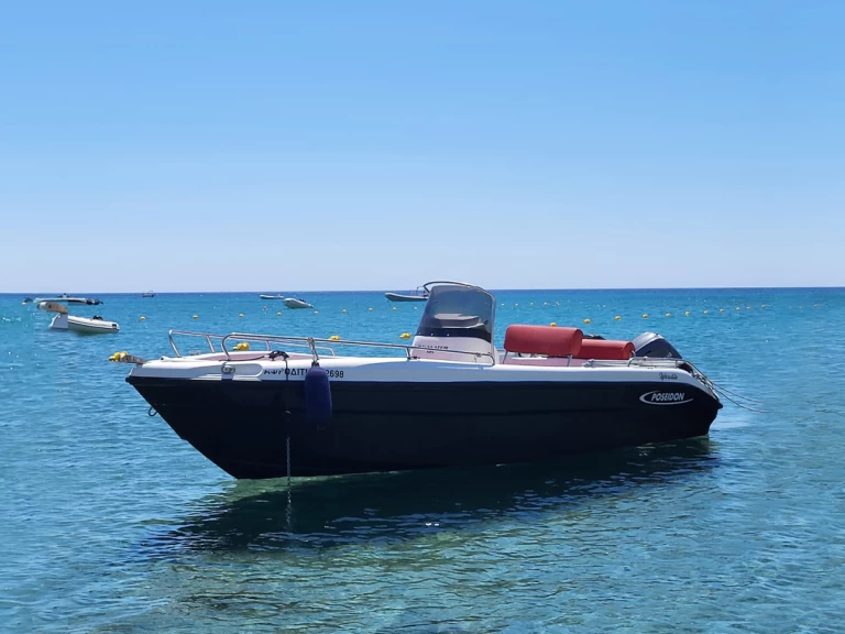 Noleggio barche Agía Kiriakí economico BLU WATER 185