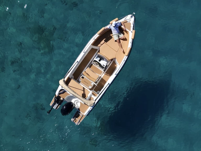 Noleggio barche Latchi economico F 19