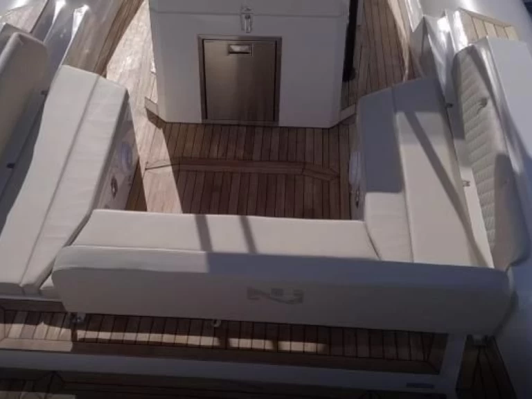 Noleggio Gommone Nuova Jolly con patente nautica