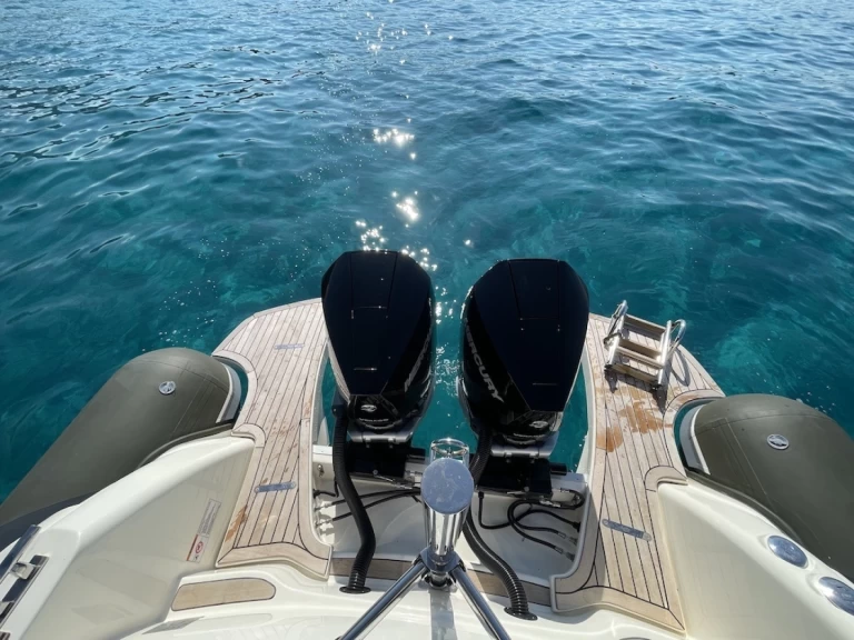 Noleggio Gommone Bwa con patente nautica