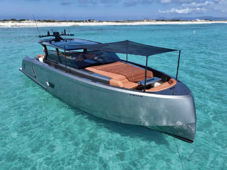 Vanquish VQ 58 da affittare a  Marina Ibiza