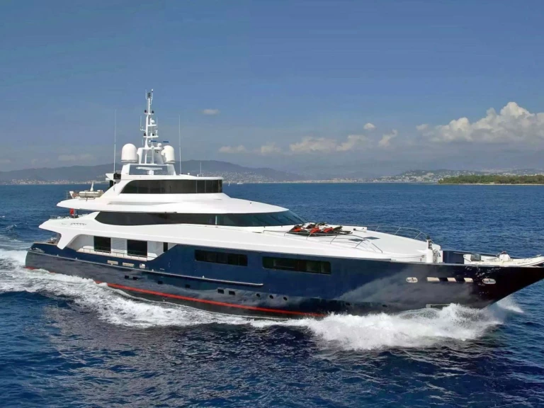 Noleggiare una Custom BURKUT a Napoli