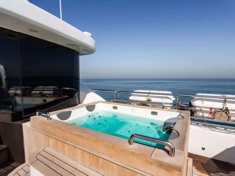 Noleggio a Napoli – Custom BURKUT su SamBoat