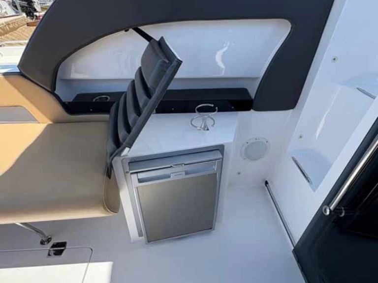 Noleggio Barca a motore con o senza skipper Öchsner-boote a Jezera