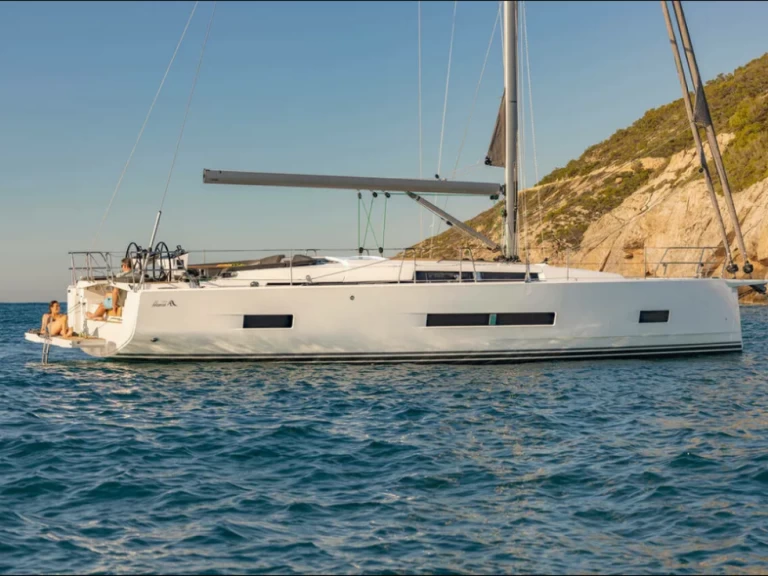 Noleggiare una Hanse Hanse 460 a Lávrio