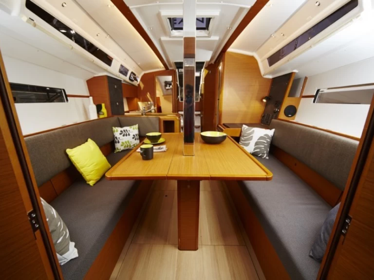 Noleggio barche Jeanneau Sun Odyssey 349 a Lefkáda su Samboat