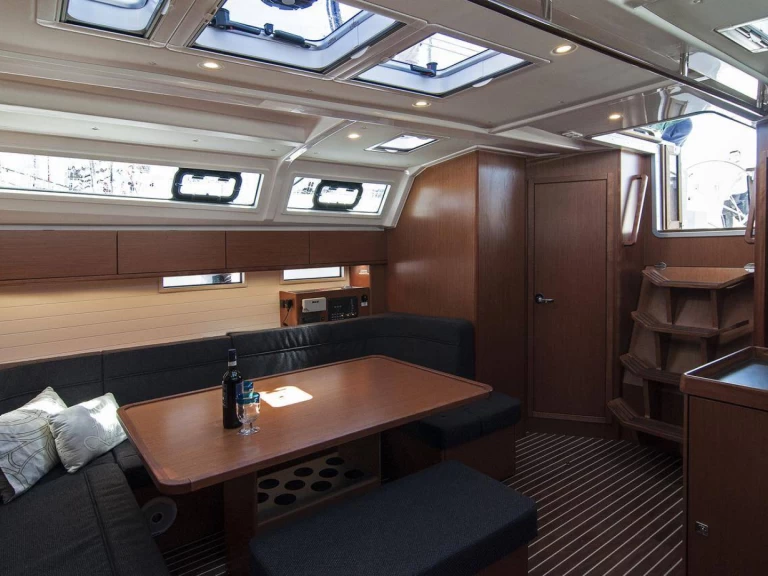 Barca a vela a noleggio a Spalato al miglior prezzo