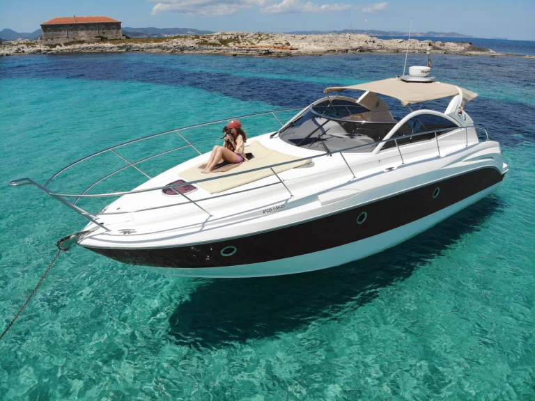 Noleggio Barca a motore a Ibiza Town – Bénéteau Monte Carlo 37
