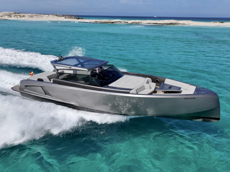 Noleggio Barca a motore con o senza skipper Vanquish a Ibiza Town